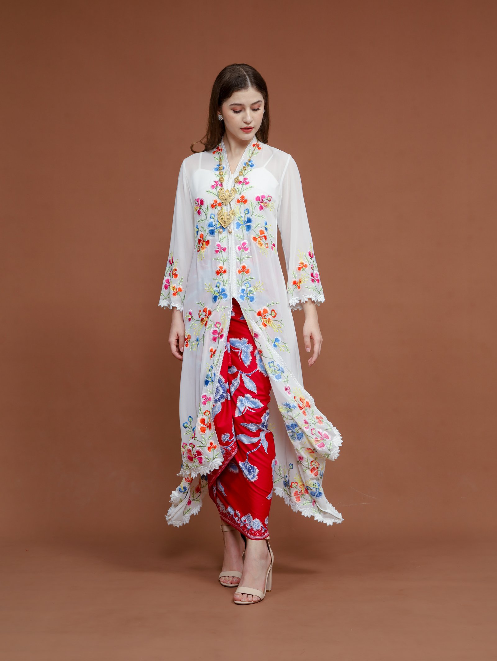 Kebaya Chiffon Patrakomala